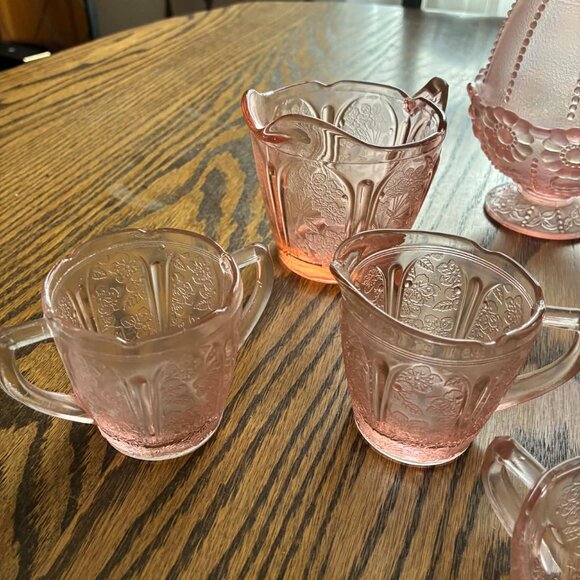 🌸 Vintage Pink Pressed Glass Mini Tea Set - Picture 4 of 4